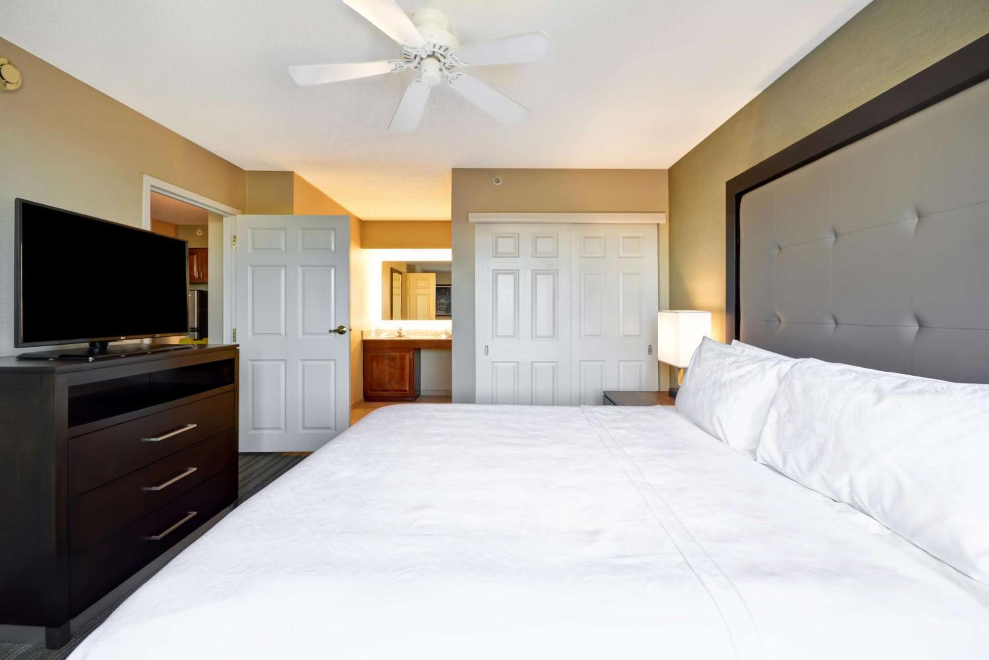 Hotel Homewood Dulles-international Airport