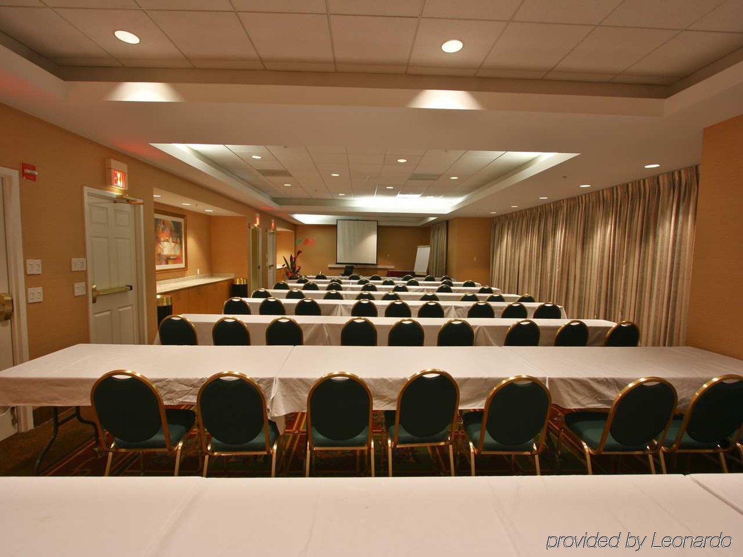 Hotel Homewood Dulles-international Airport 3*